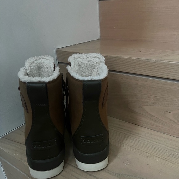 Sorel snow boots - Picture 2 of 4
